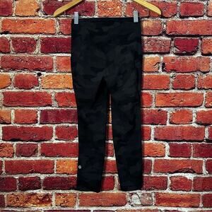 Lululemon camo leggings size 2